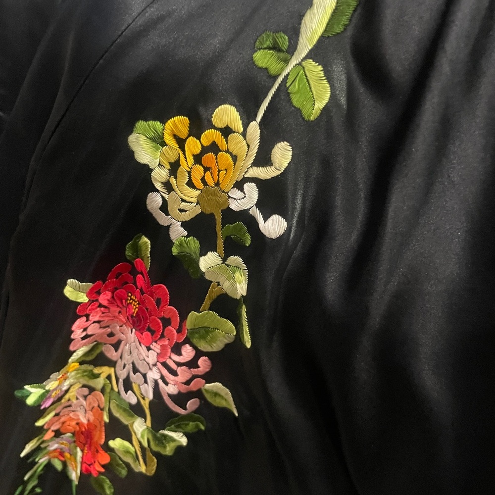 Vintage Golden Dragon Black Silk Embroidered Kimono Robe Floral Chinese - Picture 12 of 16